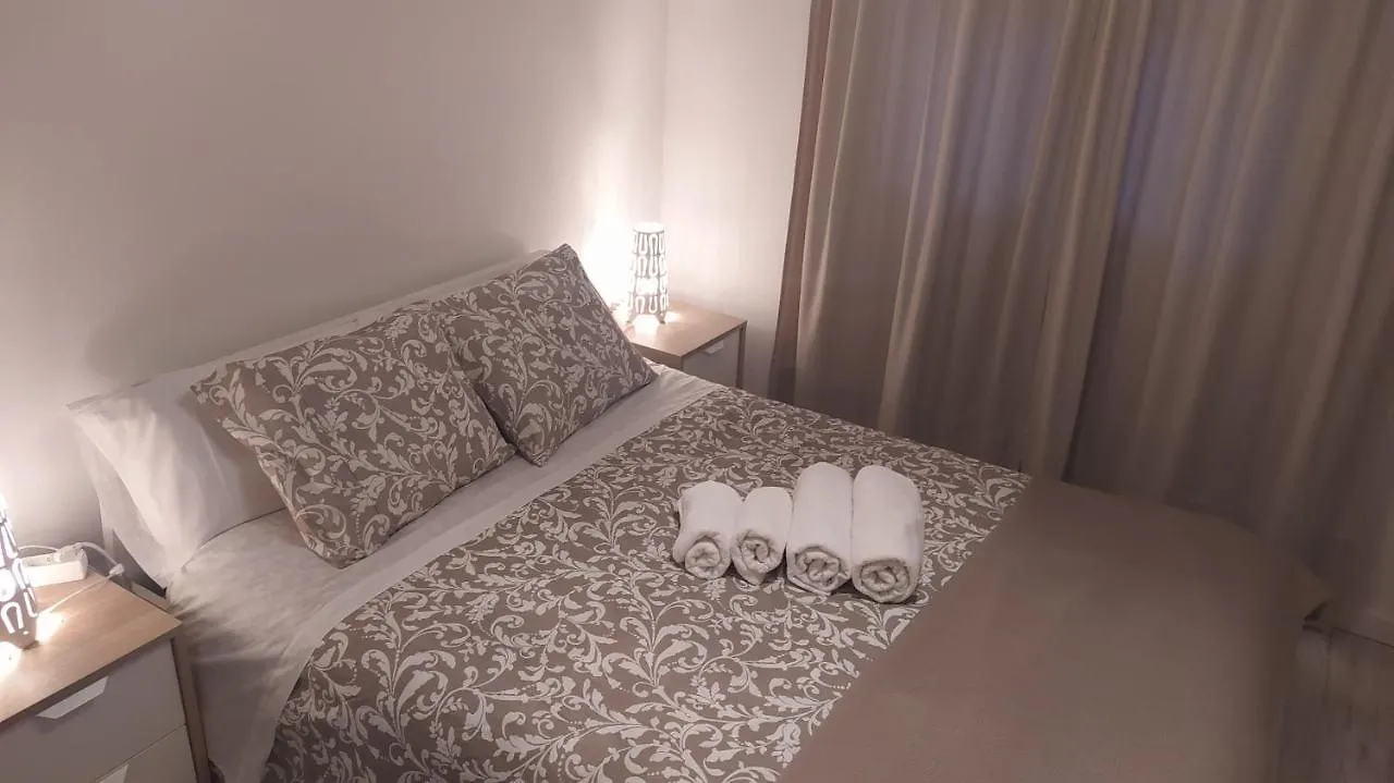 Apartment City Center Big Apartment-Family & Friends-5 Beds Malaga Spain